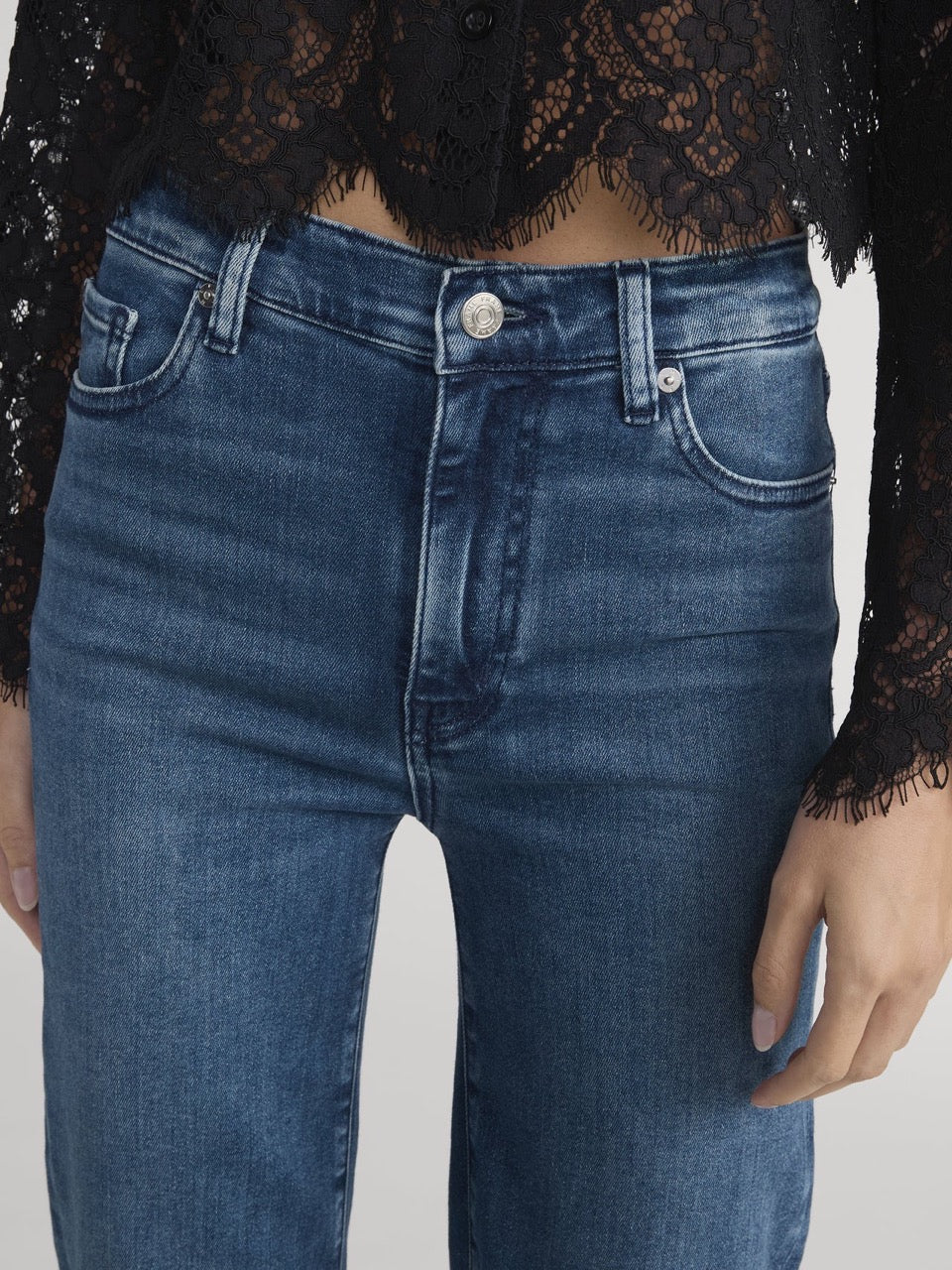 Frame  Le Sleek Straight Jeans