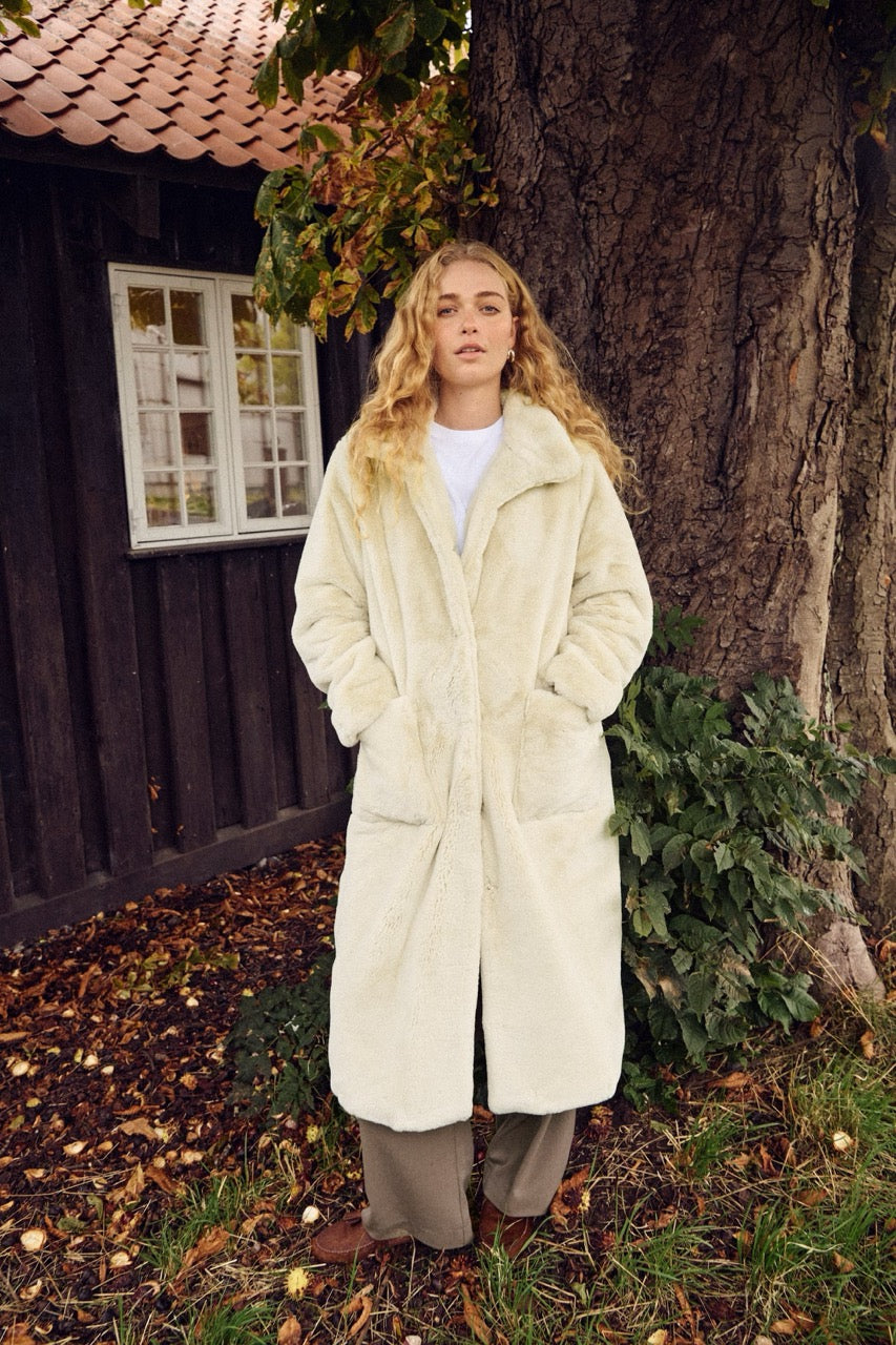 St Tropez LoesSZ Faux Fur Coat